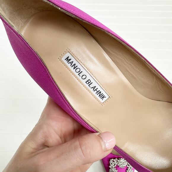 Manolo Blahnik Hangisi 70 Magenta Purple Satin Crystal Buckle Pumps Heels 41 - Picture 5 of 9